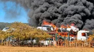 Carreta-cegonha carregada com veículos pega fogo no desvio da BR-101, em Santa Maria Eterna 