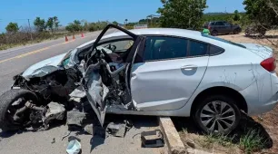 Colisão frontal em Teixeira de Freitas: vítimas foram socorridas para hospital