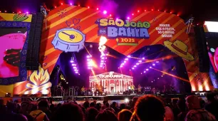 Com mistura de ritmos, público prestigia primeira noite do São João da Bahia 