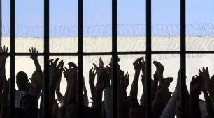 Comissão do Senado aprova fim do "saidão" para presos