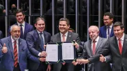 Congresso promulga emenda do fim da 6x1; escala 5x2 começa em 60 dias