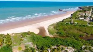 Conheça Mucuri, um paraíso tropical entre matas, rios, lagoas e praias imaculadas