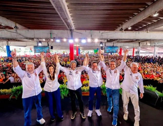 Convenção de Jerônimo reúne mais de 30 mil pessoas e mostra a grande força do time de Lula na Bahia