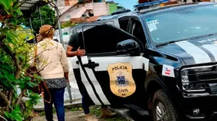 Cuidadora é presa suspeita de desviar mais de R$ 100 mil de idosa acamada em Eunápolis