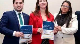 Daniela Borges e Hermes Hilarião recebem propostas da juventude da advocacia baiana