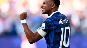 De pênalti, França vence retranca do Paraguai e se classifica na Copa