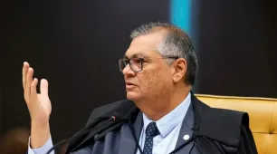 Dino suspende repasses de "emendas Pix" a nove municípios