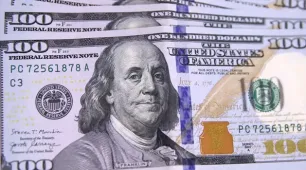 Dólar cai para R$ 5,43 e atinge menor valor desde setembro