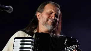 Dorgival Dantas abre última noite do São João no Parque de Exposições de Salvador