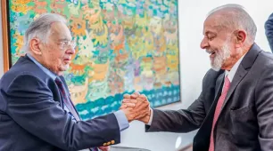 Em agenda privada em SP, Lula visita FHC, Noam Chomsky e Raduan Nassar