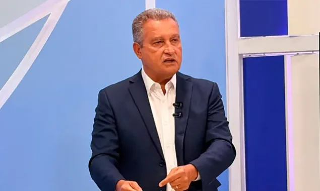 Em entrevista à TVE, Rui Costa defende restrições às BETs e alerta para endividamento das famílias