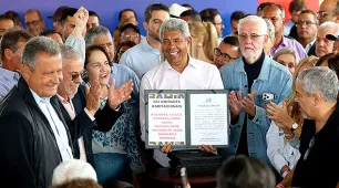 Em Vitória da Conquista, Jerônimo Rodrigues entrega e autoriza mais de R$ 600 milhões em investimentos para Sudoeste baiano