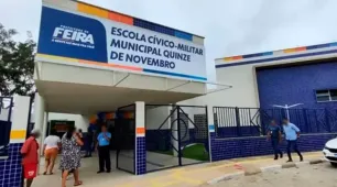 Estudante de 14 anos é flagrada com 40 pinos de cocaína em escola cívico-militar na Bahia