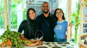 Estudantes da rede pública usam licuri para desenvolver bioplástico