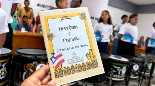 Estudantes de Mucuri recriam a Independência da Bahia em versos de cordel