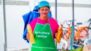 Feira da Agricultura Familiar aproxima produtores e consumidores em Teixeira de Freitas