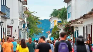 Festa Literária Internacional movimenta Paraty a partir desta quarta