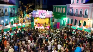 Flipelô começa em Salvador com música, poesia e grande participação
