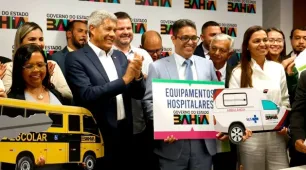 Governador entrega veículos e equipamentos de saúde e educação para Caravelas
