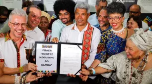 Governador Jerônimo anuncia pacote de iniciativas para a população negra durante homenagem ao centenário de Mãe Stella de Oxóssi