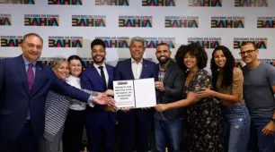 Governador Jerônimo Rodrigues institui o Dia Estadual da Juventude Cristã na Bahia