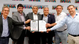 Governo do Estado assina ordem de serviço para construção de ponte em Alcobaça