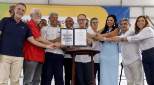 Governo do Estado autoriza pavimentação da BA-884 e entrega de equipamentos de segurança e saúde em Cairu