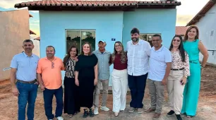 Governo do Estado entrega casas populares e espaços esportivos em Ibirapuã