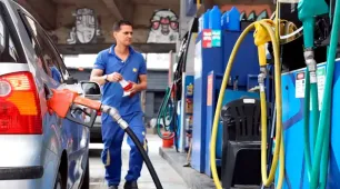 Governo fixa subvenção à gasolina em R$ 0,44 por litro