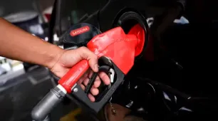 ICMS sobre gasolina, diesel e gás de cozinha vai subir em 2027; veja valores