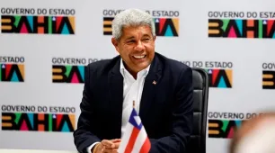 Jerônimo autoriza pavimentação de 20 quilômetros até o distrito de Pirajá, em Itamaraju