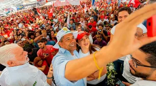 Jerônimo reúne multidão e 33 prefeitos e ex-prefeitos em demonstração de força política no PGP de Bom Jesus da Lapa