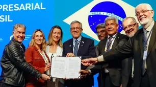 Jerônimo Rodrigues apresenta potencial da Bahia para empresários e autoridades no Fórum Índia-Brasil