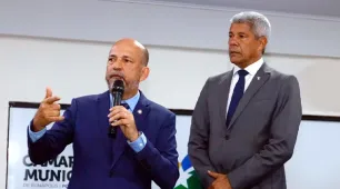 Jerônimo Rodrigues recebe Comenda 12 de Maio e título de cidadão eunapolitano