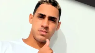 Jovem de 18 anos é morto a tiros enquanto dormia na casa do pai em de Cachoeira do Mato 