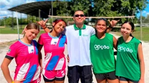 Jovens atletas de Mucuri brilham no vôlei de praia dos Jogos Escolares da Bahia 2026