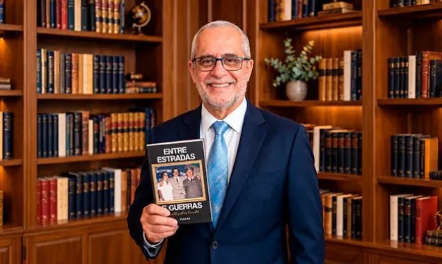 Júlio Magalhães estreia com a biografia “Entre estradas e guerras”
