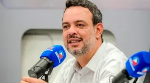 Lucas Reis celebra aprovação do fim da escala 6x1 e alerta para risco de retrocesso com Flávio Bolsonaro