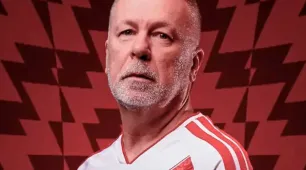 Mano Menezes assume comando técnico da seleção do Peru por 4 anos