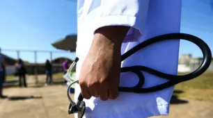 Médicos da rede estadual suspendem greve após decisão da Justiça baiana