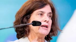 Ministra da Saúde alerta para surtos de dengue no país e pede mobilização nacional