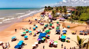 Mucuri assume gestão de praias urbanas e amplia responsabilidade sobre ordenamento e proteção da orla