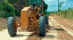 Mucuri intensifica recuperação das estradas após temporais e mobiliza equipes em diversas frentes de trabalho