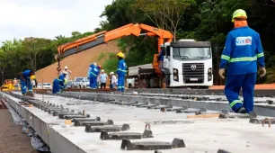 Obras do VLT de Salvador avançam e entram em nova fase com instalação da via permanente no Trecho 2