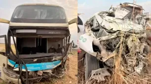 Ônibus e carro de funerária batem de frente e deixam dois mortos na BR-020, no oeste da Bahia