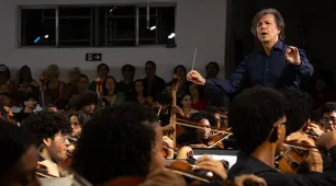 Orquestra NEOJIBA apresenta concertos sob regência de Ricardo Castro em Salvador