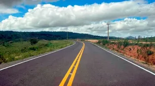 Pavimentação da BA-424 melhora acesso a Mairi e agiliza chegada da produção ao consumidor