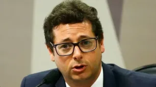 PF nega renovação de porte de arma de Fabio Wajngarten, ex-ministro de Bolsonaro