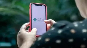 Pix por aproximação deixa de ter teto de R$ 500 a partir desta quinta-feira