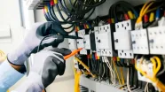 Plataforma gratuita oferece capacitação para eletricistas em meio à escassez de profissionais qualificados